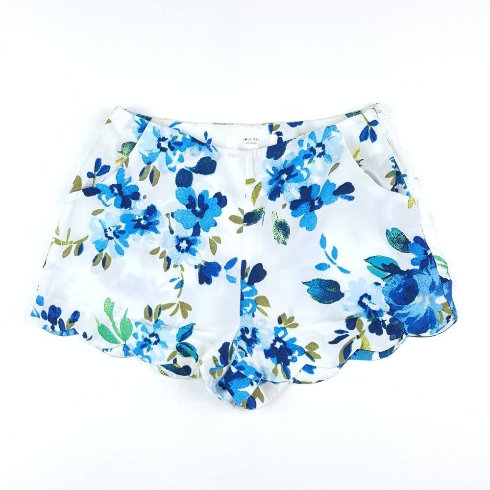NWOT Love Tree Floral Scalloped Shorts